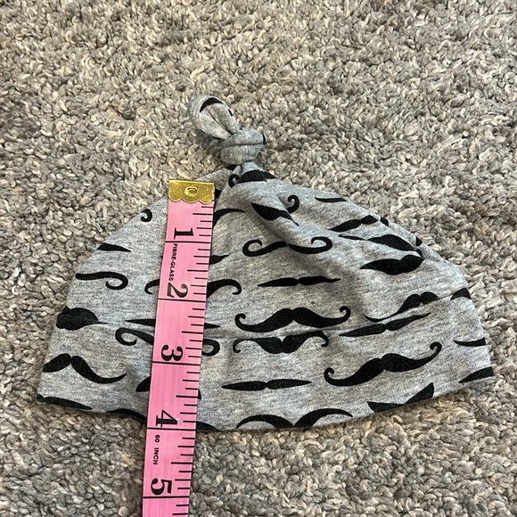 Bundle of Infant Beanies EUC - Picture 9 of 12